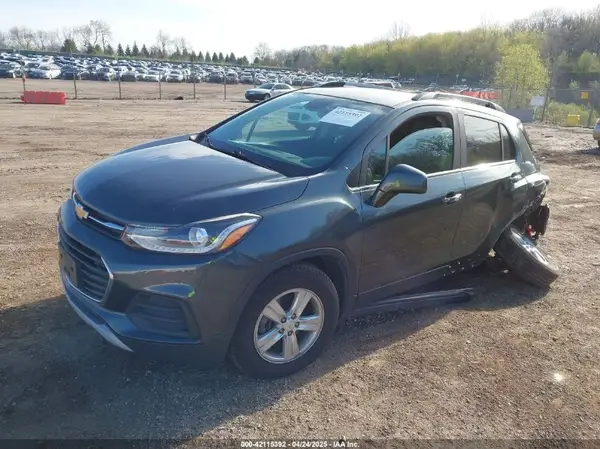 KL7CJPSB5JB686380 2018 CHEVROLET TRAX - Image 2