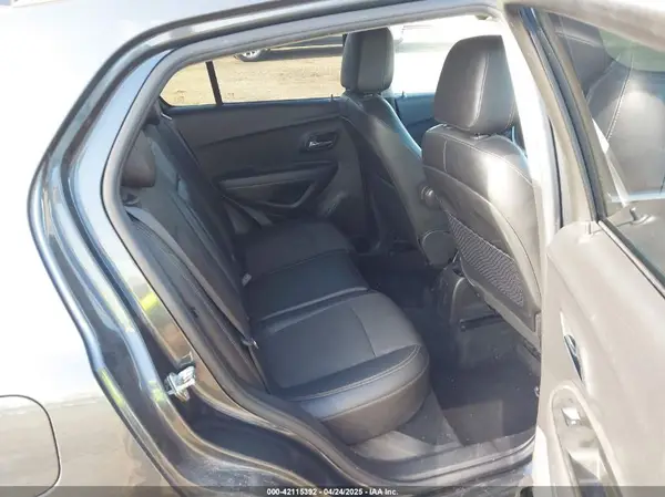 KL7CJPSB5JB686380 2018 CHEVROLET TRAX - Image 8