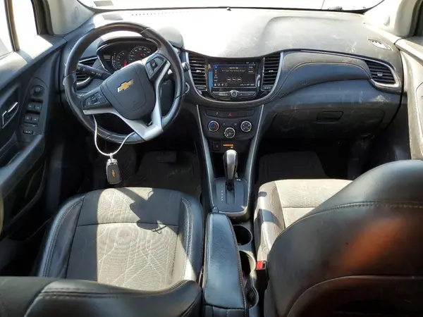 KL7CJPSB5JB712329 2018 CHEVROLET TRAX - Image 8