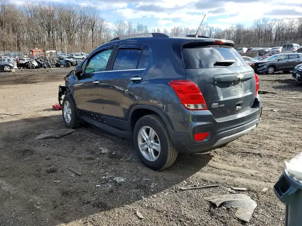 KL7CJPSB5JB715425 2018 CHEVROLET TRAX - Image 2