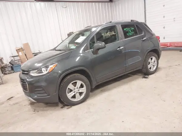 KL7CJPSB5JB716512 2018 CHEVROLET TRAX - Image 2