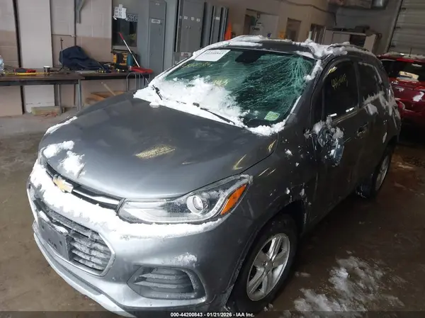 KL7CJPSB5KB782396 2019 CHEVROLET TRAX - Image 2