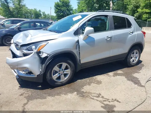 KL7CJPSB5KB891196 2019 CHEVROLET TRAX - Image 2