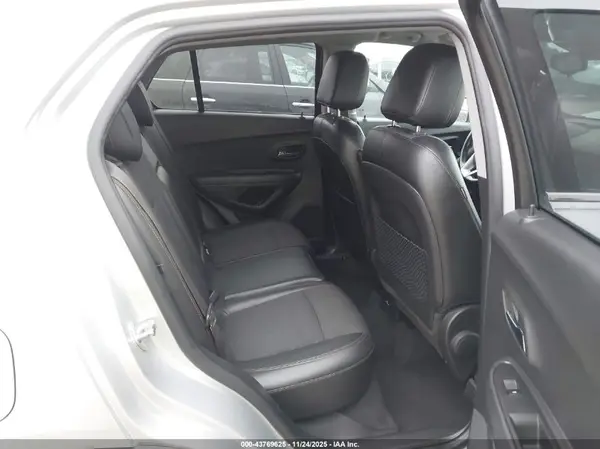 KL7CJPSB5KB891361 2019 CHEVROLET TRAX - Image 8
