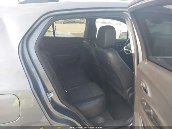 KL7CJPSB5KB924973 2019 CHEVROLET TRAX - Image 8