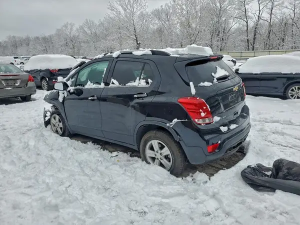 KL7CJPSB5KB927825 2019 CHEVROLET TRAX - Image 2