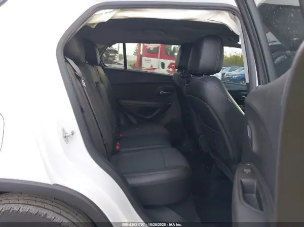 KL7CJPSB5LB000700 2020 CHEVROLET TRAX - Image 8