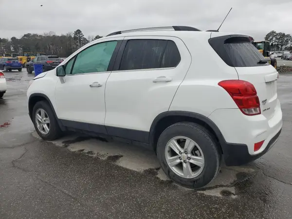 KL7CJPSB5LB003046 2020 CHEVROLET TRAX - Image 2