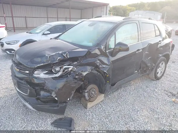 KL7CJPSB5LB004892 2020 CHEVROLET TRAX - Image 2