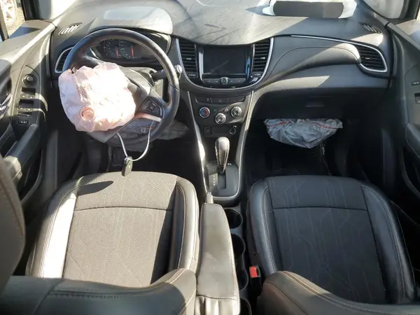 KL7CJPSB5LB007064 2020 CHEVROLET TRAX - Image 8