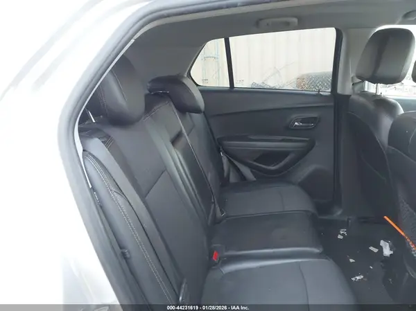 KL7CJPSB5LB027976 2020 CHEVROLET TRAX - Image 8