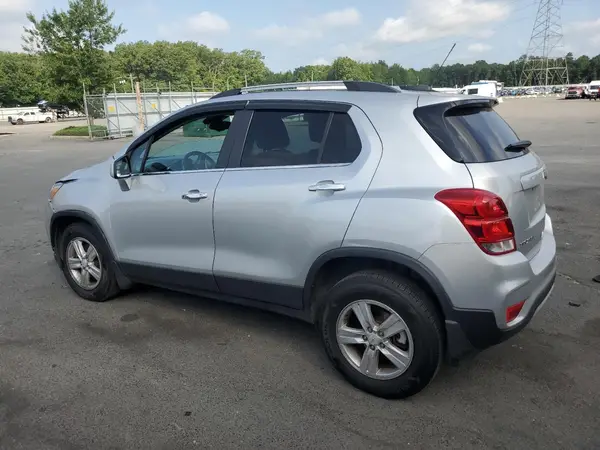 KL7CJPSB5LB038332 2020 CHEVROLET TRAX - Image 2