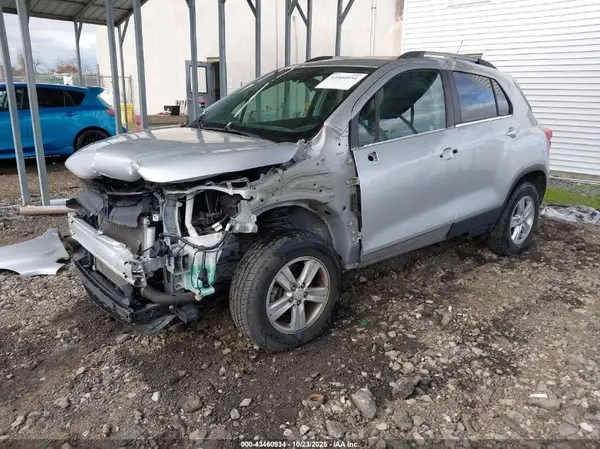 KL7CJPSB5LB322785 2020 CHEVROLET TRAX - Image 2
