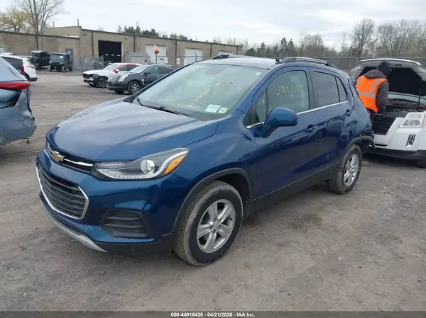 KL7CJPSB5LB329977 2020 CHEVROLET TRAX - Image 2