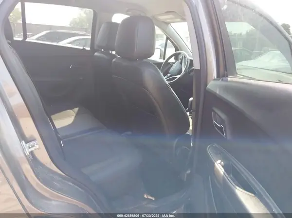 KL7CJPSB5LB349453 2020 CHEVROLET TRAX - Image 8