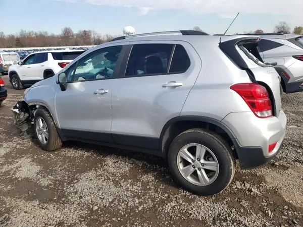 KL7CJPSB5MB325395 2021 CHEVROLET TRAX - Image 2