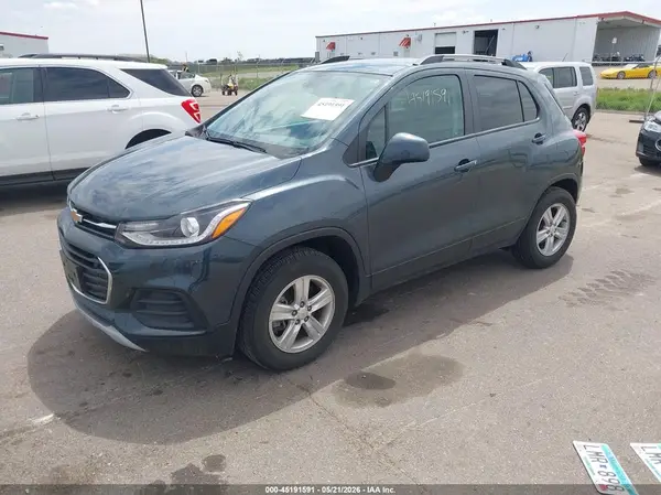 KL7CJPSB5MB331987 2021 CHEVROLET TRAX - Image 2