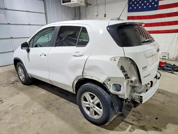 KL7CJPSB5MB332542 2021 CHEVROLET TRAX - Image 2