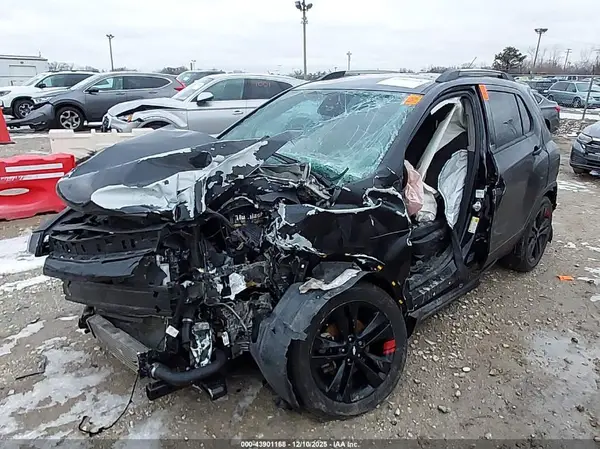 KL7CJPSB5MB353956 2021 CHEVROLET TRAX - Image 2