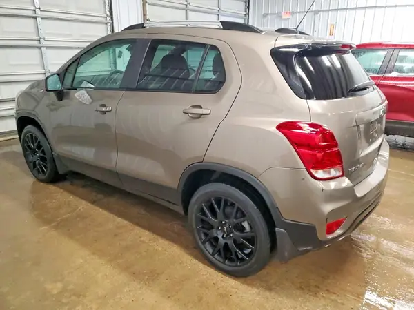 KL7CJPSB5MB355142 2021 CHEVROLET TRAX - Image 2
