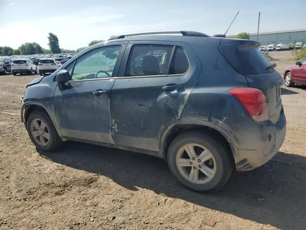 KL7CJPSB5MB357814 2021 CHEVROLET TRAX - Image 2