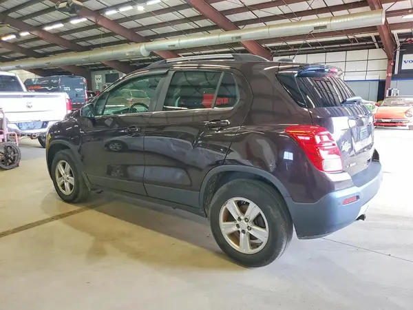 KL7CJPSB6GB541597 2016 CHEVROLET TRAX - Image 2