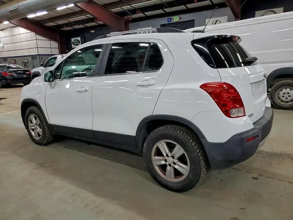 KL7CJPSB6GB601913 2016 CHEVROLET TRAX - Image 2