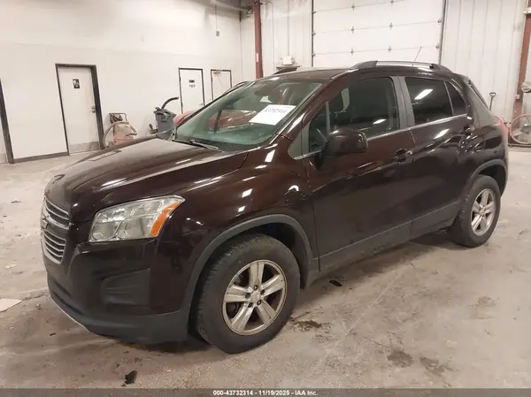 KL7CJPSB6GB644308 2016 CHEVROLET TRAX - Image 2