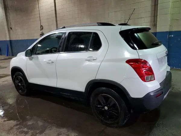 KL7CJPSB6GB715829 2016 CHEVROLET TRAX - Image 2
