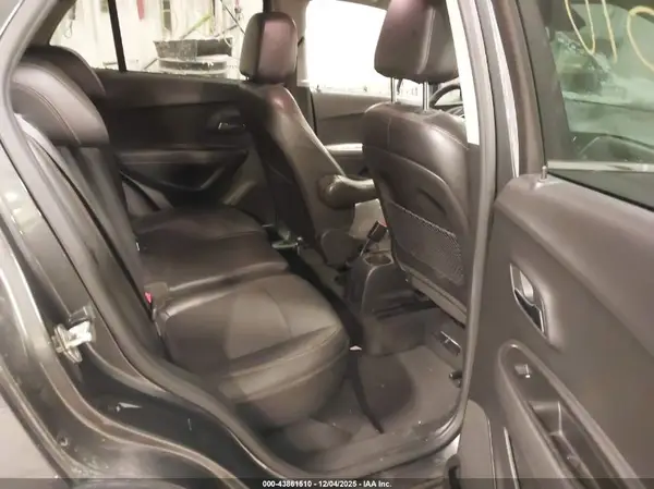 KL7CJPSB6JB557242 2018 CHEVROLET TRAX - Image 8