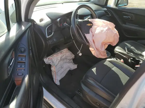 KL7CJPSB6JB572131 2018 CHEVROLET TRAX - Image 8