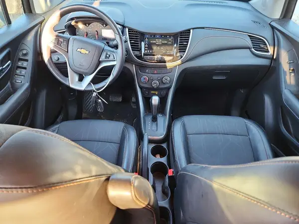 KL7CJPSB6JB580696 2018 CHEVROLET TRAX - Image 8