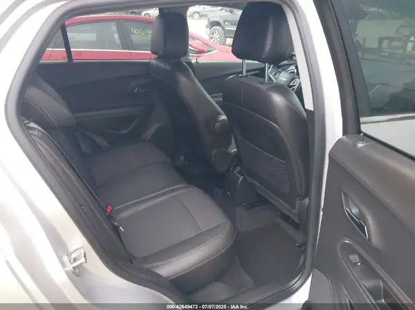 KL7CJPSB6JB584652 2018 CHEVROLET TRAX - Image 8