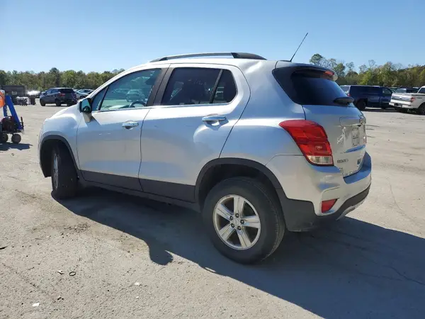 KL7CJPSB6JB614457 2018 CHEVROLET TRAX - Image 2
