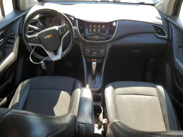 KL7CJPSB6JB614457 2018 CHEVROLET TRAX - Image 8