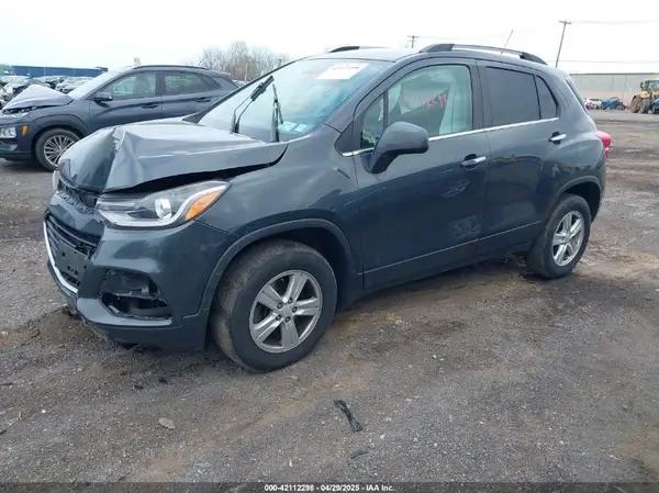 KL7CJPSB6JB646339 2018 CHEVROLET TRAX - Image 2