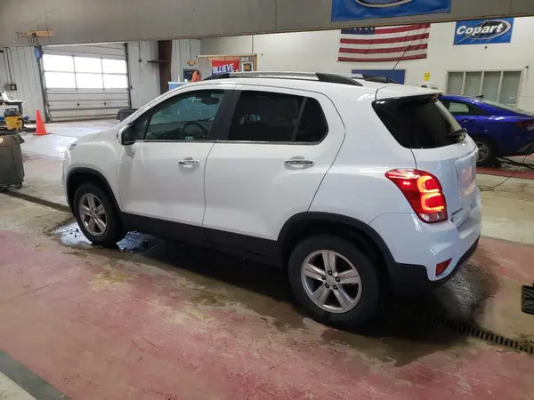 KL7CJPSB6JB659219 2018 CHEVROLET TRAX - Image 2