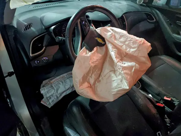 KL7CJPSB6JB663867 2018 CHEVROLET TRAX - Image 8