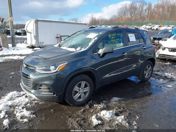 KL7CJPSB6JB701419 2018 CHEVROLET TRAX - Image 2
