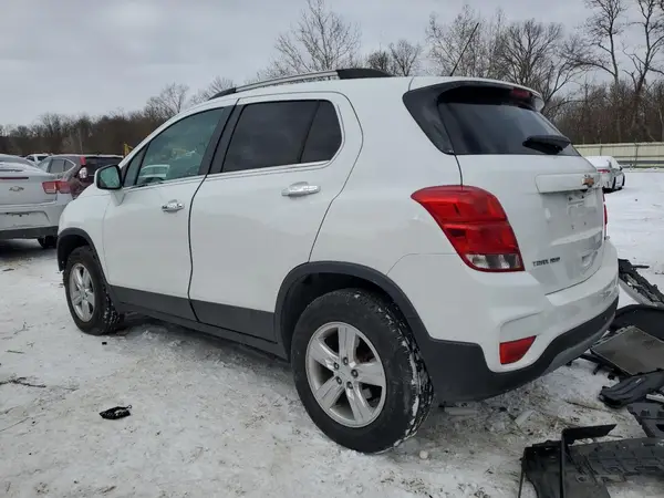 KL7CJPSB6JB704885 2018 CHEVROLET TRAX - Image 2