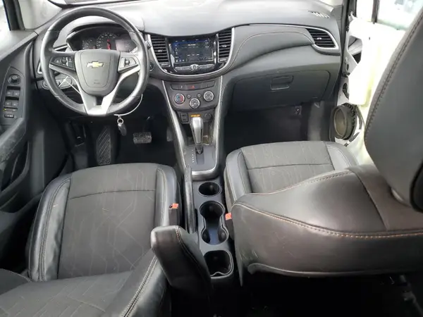 KL7CJPSB6JB704885 2018 CHEVROLET TRAX - Image 8