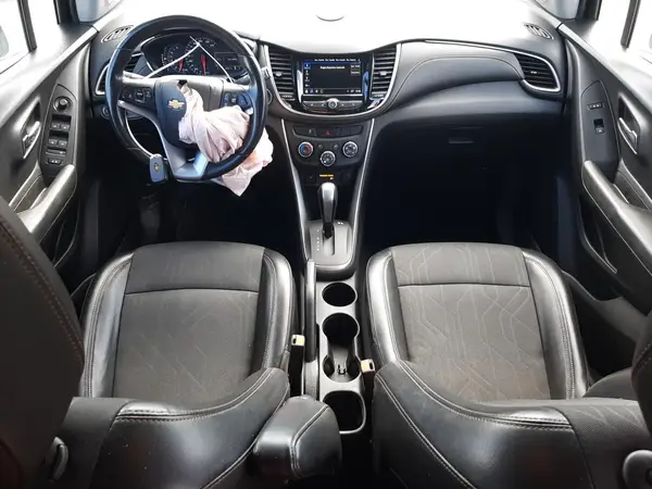 KL7CJPSB6JB706183 2018 CHEVROLET TRAX - Image 8