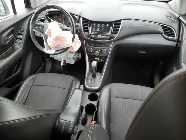 KL7CJPSB6JB706815 2018 CHEVROLET TRAX - Image 8