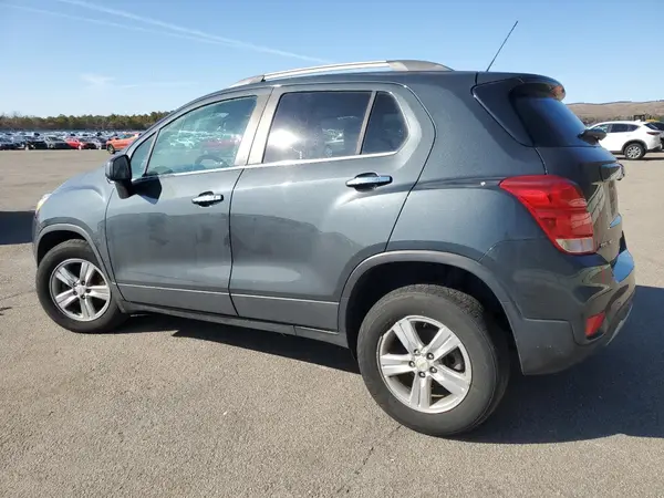 KL7CJPSB6JB714798 2018 CHEVROLET TRAX - Image 2