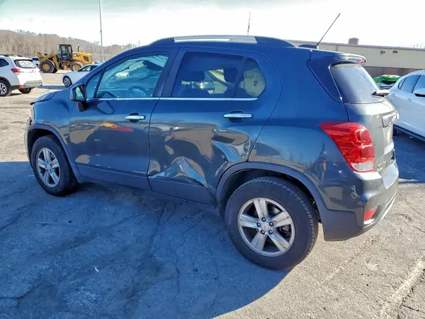 KL7CJPSB6JB725333 2018 CHEVROLET TRAX - Image 2