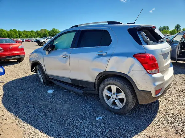 KL7CJPSB6JB727308 2018 CHEVROLET TRAX - Image 2