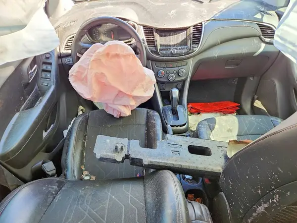 KL7CJPSB6JB727308 2018 CHEVROLET TRAX - Image 8