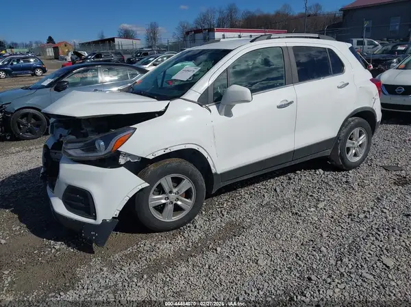 KL7CJPSB6KB756308 2019 CHEVROLET TRAX - Image 2