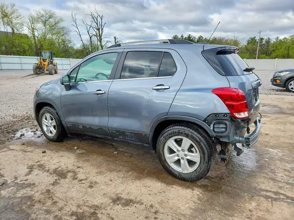 KL7CJPSB6KB787977 2019 CHEVROLET TRAX - Image 2