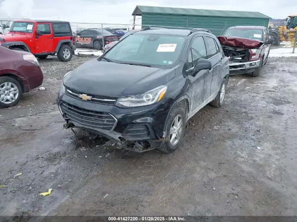KL7CJPSB6KB811047 2019 CHEVROLET TRAX - Image 2
